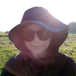 Meet your Posher, Adriana